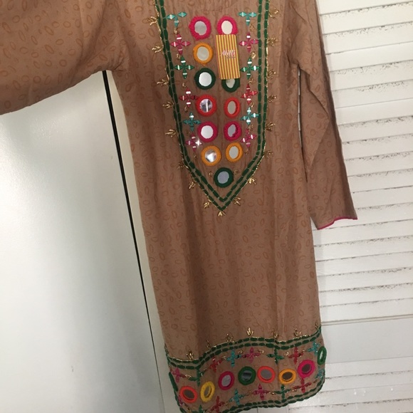Pakistani shalwar qames with dupatta - Picture 2 of 3